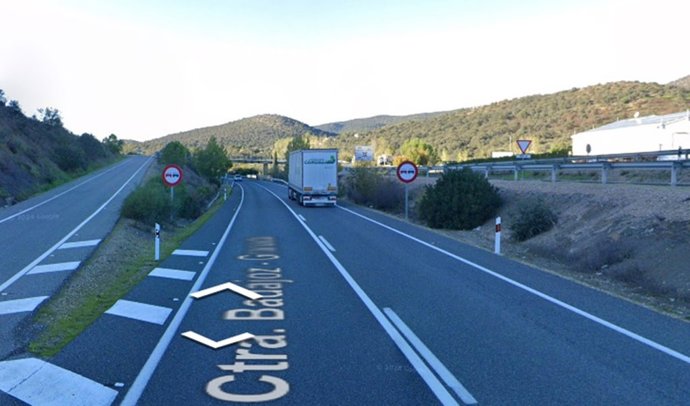 Archivo - La carretera N-432 a la altura del término municipal cordobés de Espiel.