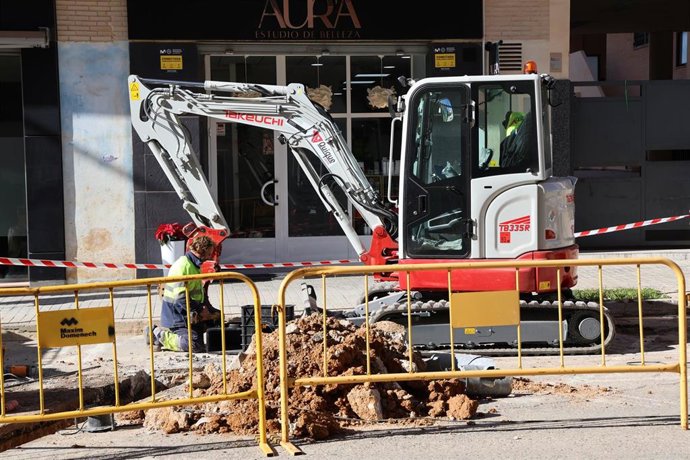 Obras de reparación del alcantarillado en Catarroja