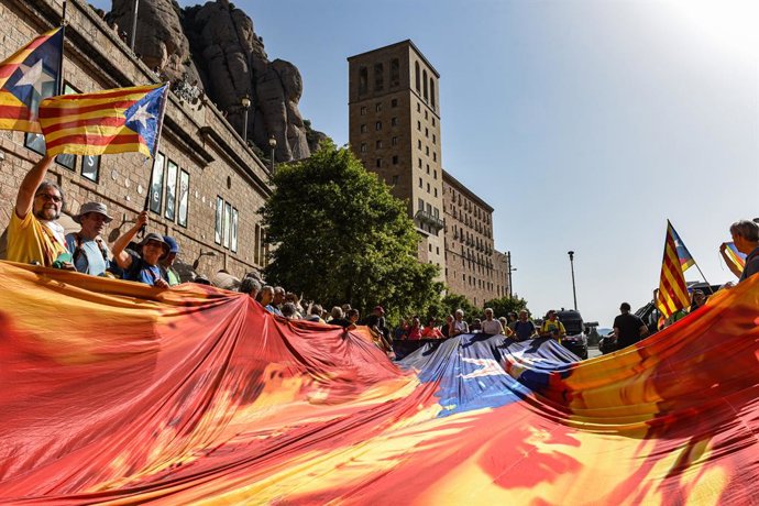 Archivo - Manifestació de l'ANC contra els reis a Montserrat