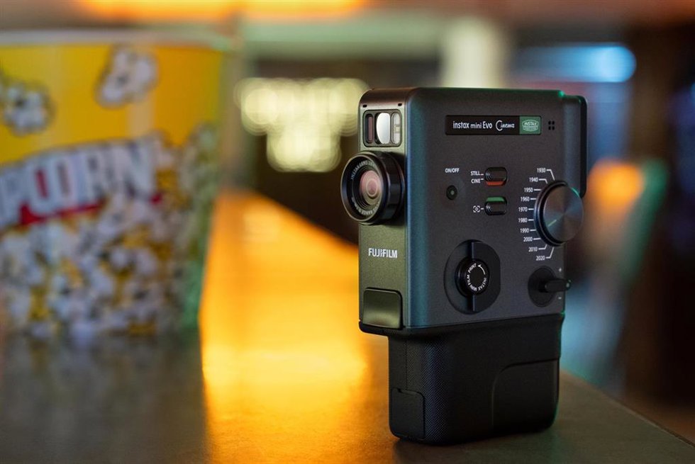 Archivo - La cámara Instax mini Evo Cinema de Fujifilm.