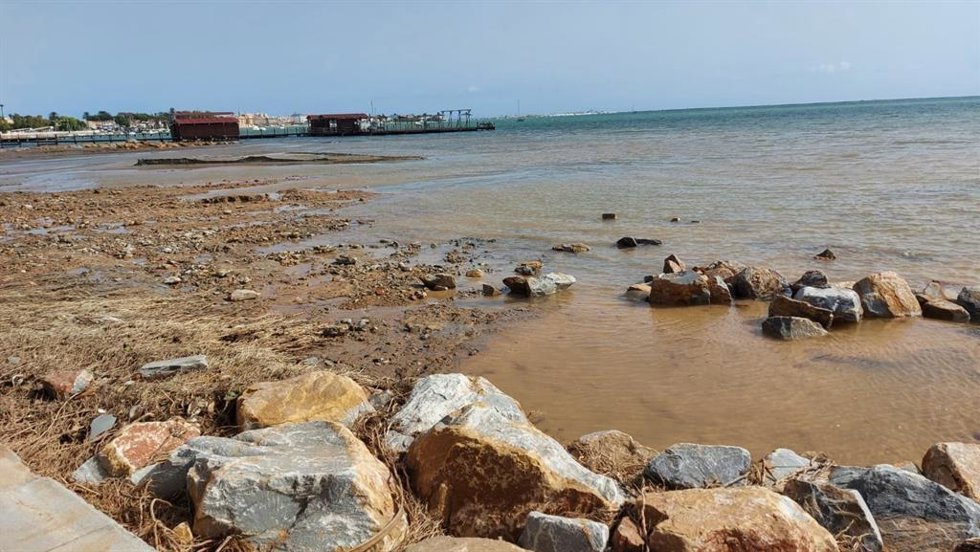 Archivo - Playa de Colón en Santiago de la Ribera, San Javier, tras el paso de la dana Alice (octubre 2025)