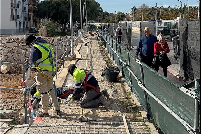 Trabajos en el Puente de la Estación de Paiporta