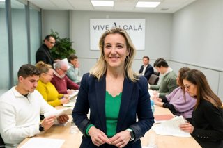 La alcaldesa, Ana Isabel Jiménez, en el consejo de administración de Vive Alcalá, que preside la regidora.