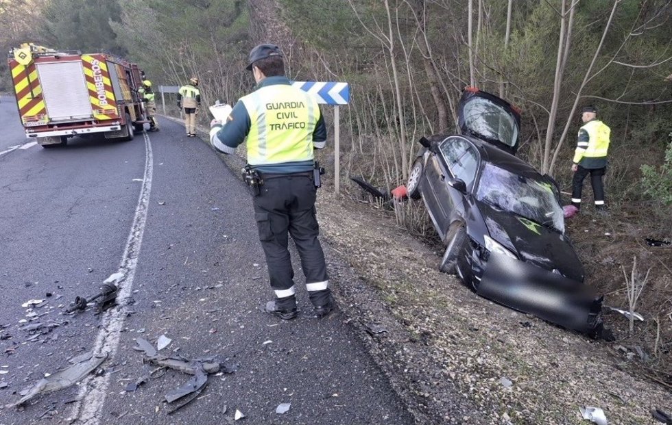Heridos graves un hombres y una mujer en el choque frontal de dos coches en la N-123 en Olvena (Huesca).