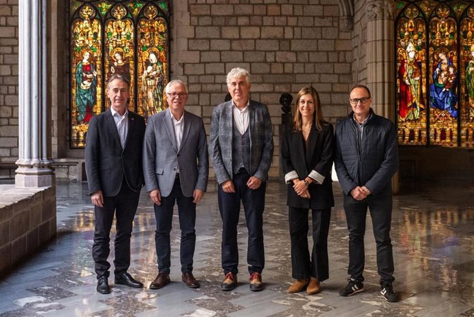 Representantes del sector turístico de Catalunya se han reunido este jueves en el Ayuntamiento de Barcelona.