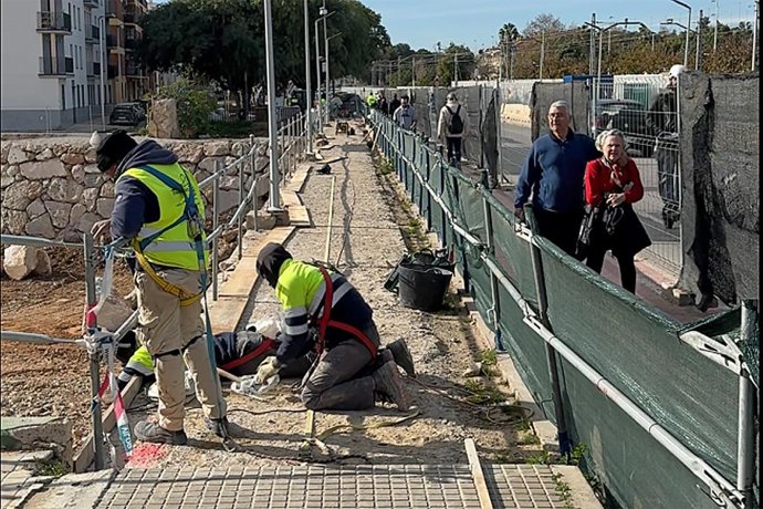Treballs en el Pont de l'Estació de Paiporta