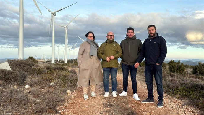 El líder del PAR, Alberto Izquierdo, junto a candidatos y cargos del partido.