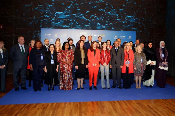 La Ministra de Sanidad de España, Mónica García, y la reina Letizia asisten al Global Caregivers Forum organizado por UNICEF y la OMS en CaixaForum Madrid, a 15 de enero de 2026, en Madrid (España). 