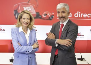 Archivo - La consejera Delegada de Línea Directa Aseguradora, Patricia Ayuela, y el director financiero, Carlos Rodríguez.