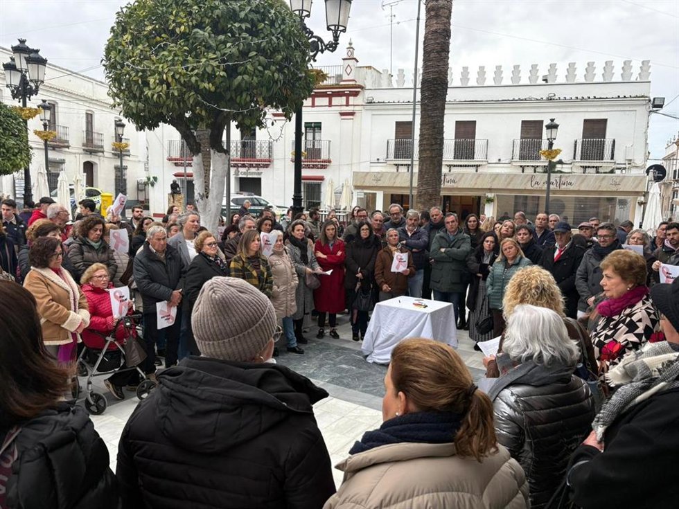 Concentración en Almonte por el cribado del cáncer de mama y la sanidad pública.