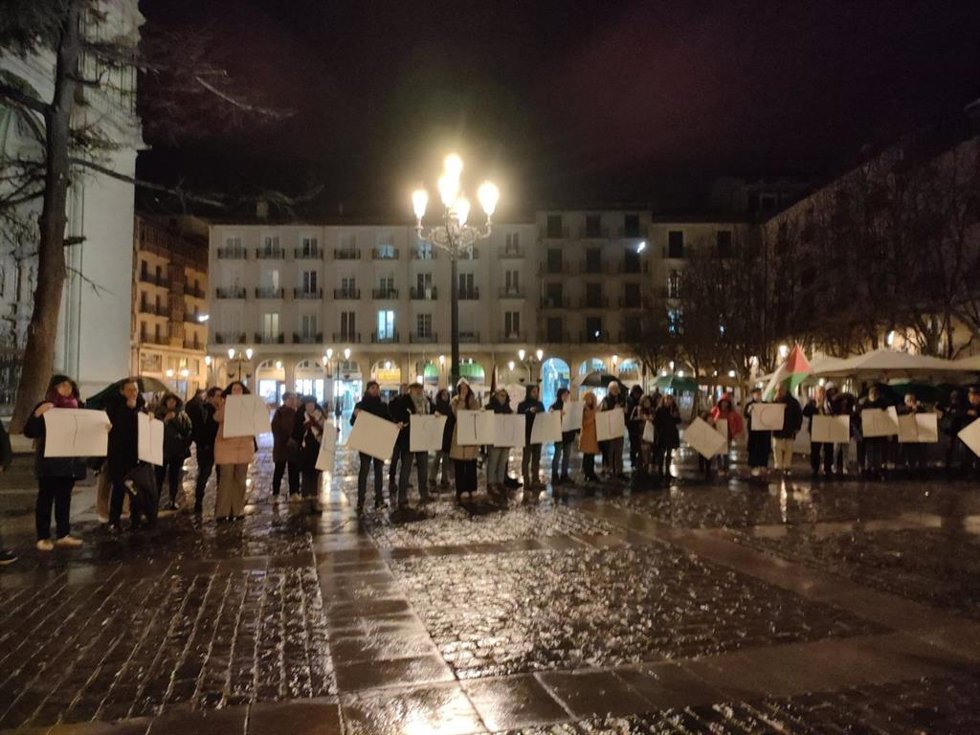 Una 'cacerolada' en Logroño condena la expulsión de 37 ONGs de Gaza y reclama "humanidad" para "atender" a la población