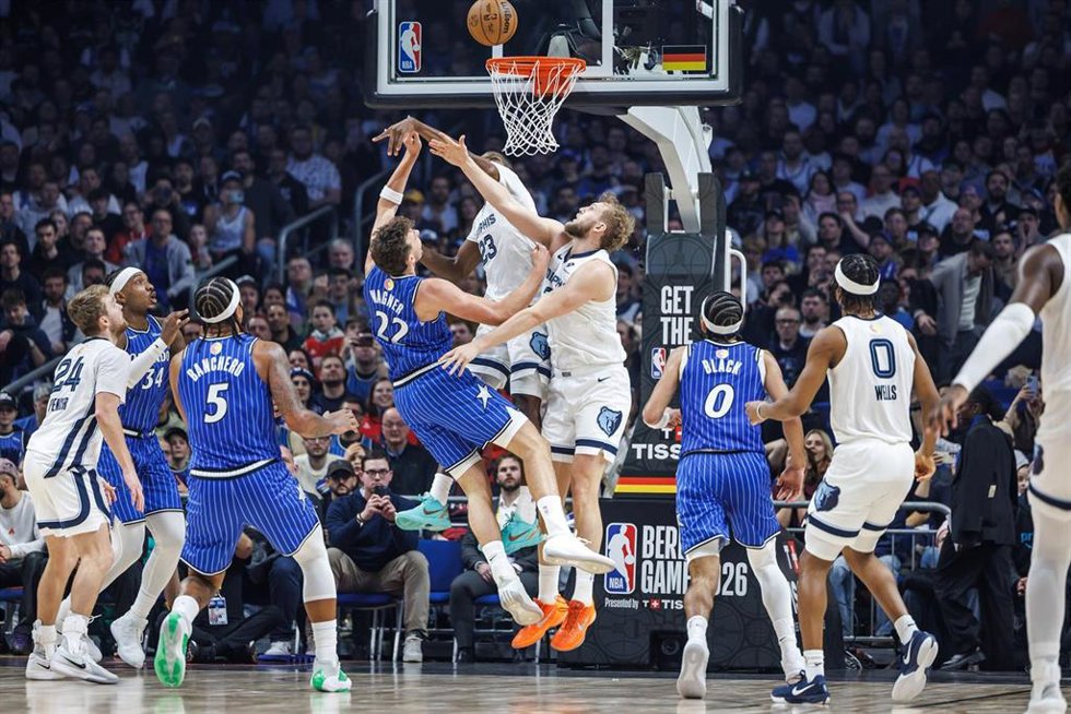 Lance del partido entre Orlando Magic y Memphis Grizzlies en Berlín.