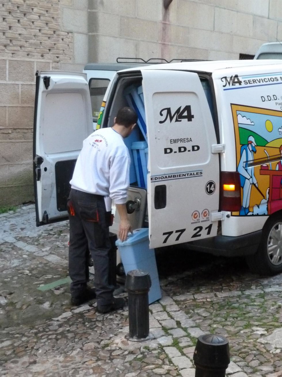 Archivo - Autonomos, servicios, furgoneta