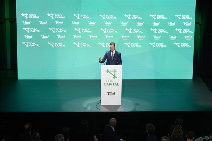 El Lehendakari, Imanol Pradales, en el Foro Capital de Vitoria