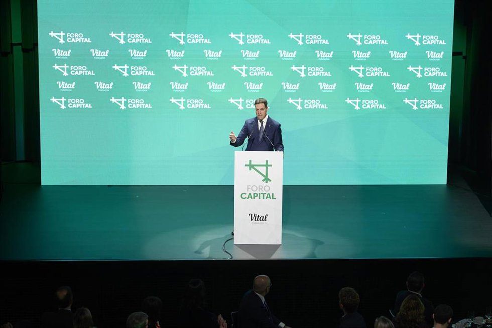 El Lehendakari, Imanol Pradales, en el Foro Capital de Vitoria