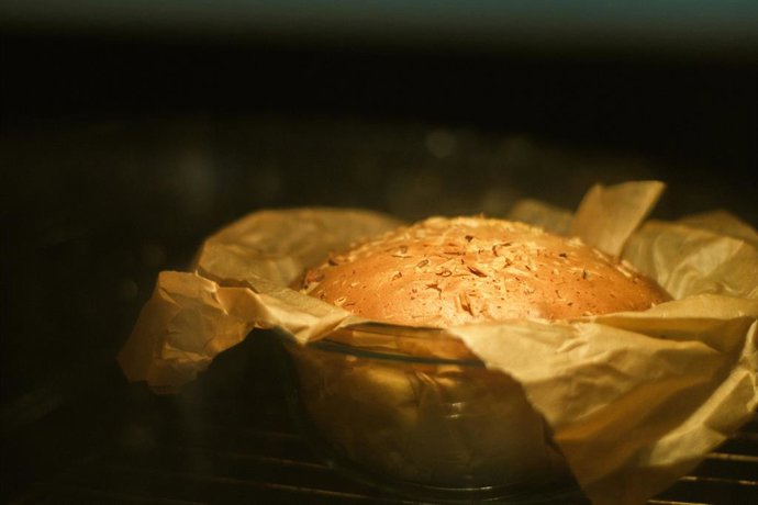 El truco con papel de horno para cocinar sin salpicaduras