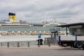 Archivo - Un crucero en el Puerto de Cádiz. ARCHIVO.