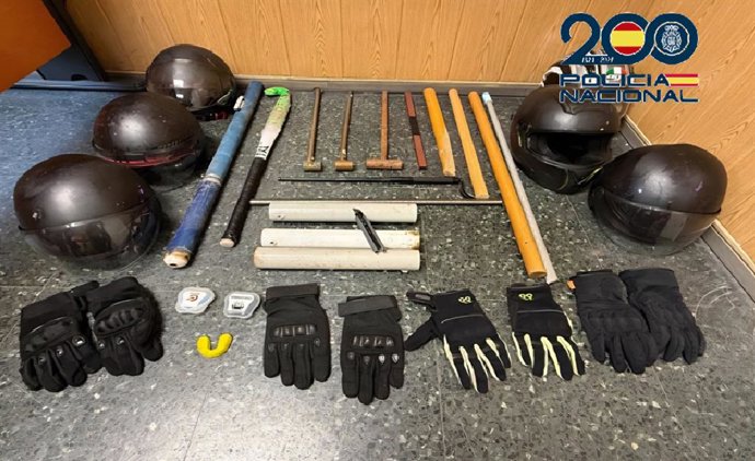 La Policía Nacional ha detenido ha 162 personas por participar en incidentes violentos en el fútbol y por, presuntamente, estar vinculados a "grupos radicales en el ámbito futbolístico" durante la primera vuelta de la temporada 2025-2026.