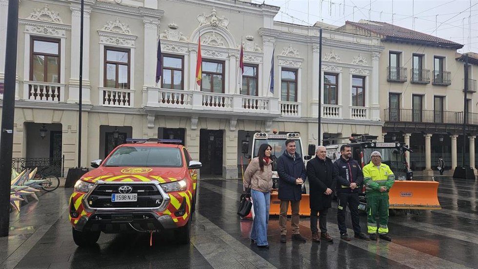 Presentación del nuevo vehículo del parque de bomberos.