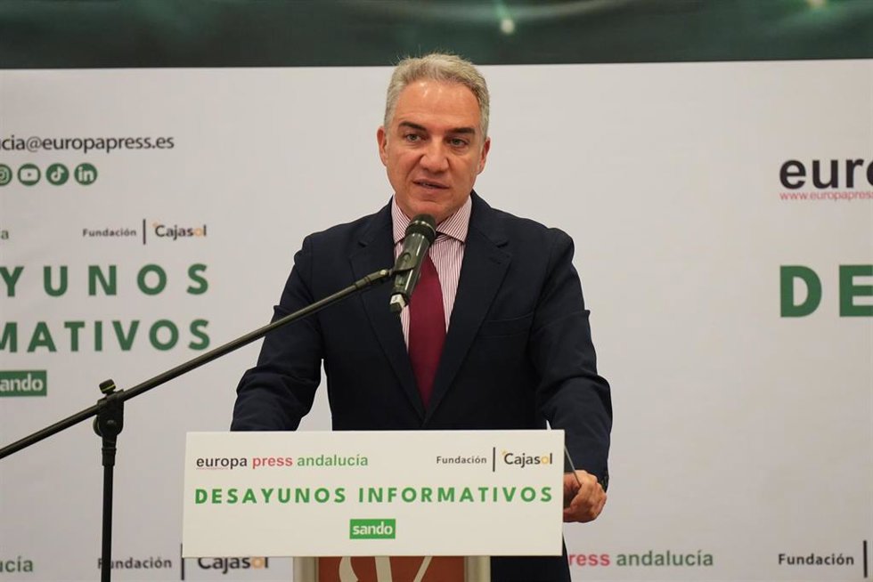 El vicesecretario de Política Autonómica y Local y Análisis Electoral del PP y diputado en el Congreso, Elías Bendodo, durante su intervención en los desayunos informativos de Europa Press Andalucía. A 16 de enero de 2026, en Málaga (Andalucía, España).