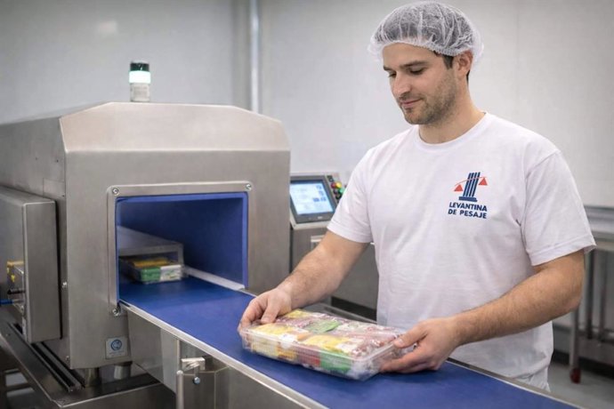 Levantina de Pesaje realiza ensayos acreditados ENAC en detectores de metales y rayos X con máxima precisión