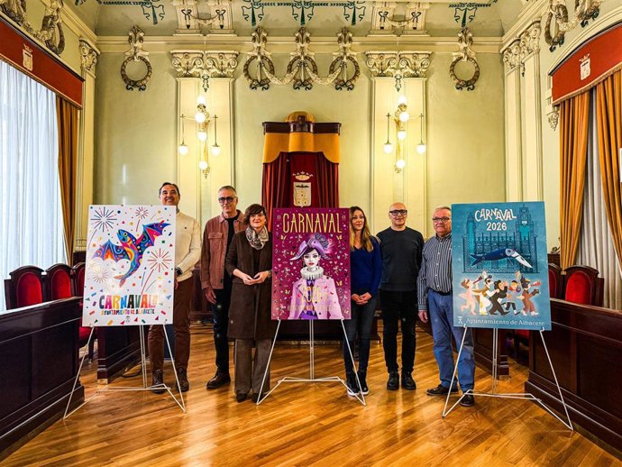 Presentación de los carteles finalistas.