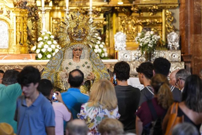 Archivo - Imágenes de la veneración de Nuestra Señora de la Esperanza Macarena tras la actuación de mantenimiento y conservación, a 23 de junio de 2025 en Sevilla (Andalucía, España).