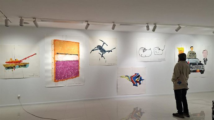 Los dibujos de Fernando Renes inauguran la temporada expositiva en la sala de arte El Brocense de Cáceres