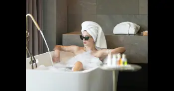 Por qué huele mal el baño y cómo eliminar el olor de raíz