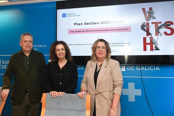 El conselleiro de Sanidade, Antonio Gómez Caamaño; la directora xeral de Saúde Pública, Carmen Durán, y la directora del Centro galego para o control e prevención de enfermidades (Cegace), Marta Piñeiro. Santiago de Compostela.