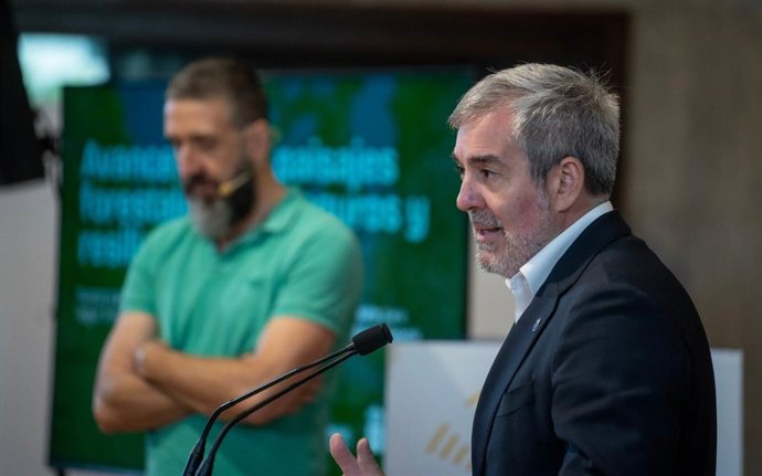 Archivo - El presidente de Canarias, Fernando Clavijo, en una jornada sobre el 'centimo forestal'