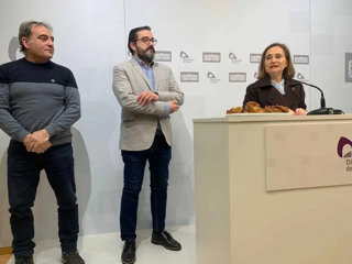 Carlos González, Óscar Jiménez y Elia Jiménez durante la presentación.