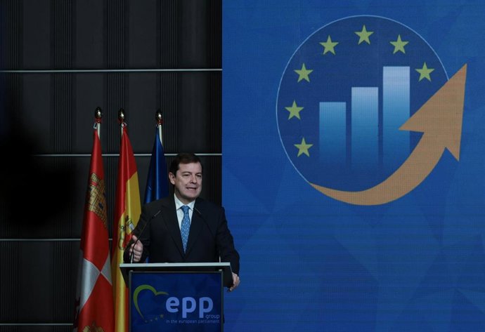 Alfonso Fernández Mañueco, presidente del PP y de la Junta en Castilla y León, durante su intervención en el foro sobre competitividad organizado en Valladolid por el Grupo del PP Europeo.