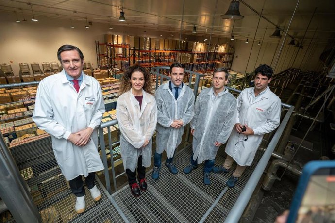 El delegado del Gobierno, Pedro Casares, visita Andros La Serna