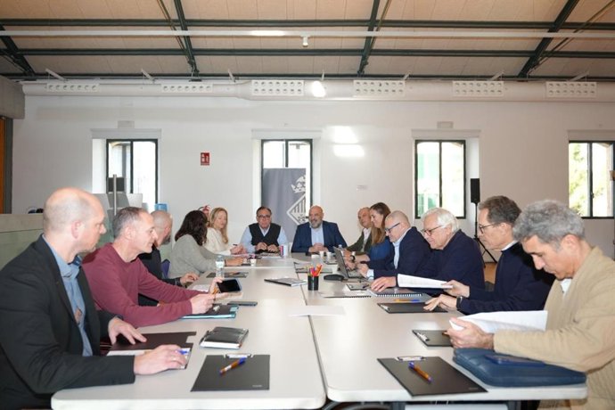 Reunión del jurado del concurso de ideas del centro multiservicios en los antiguos cines Metropolitan de Pere Garau