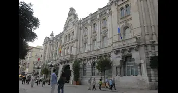 Santander suspende el examen de 10 plazas de auxiliar administrativo por una sentencia judicial