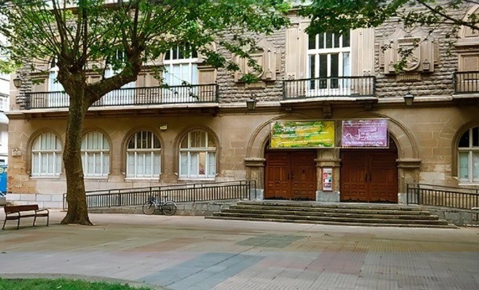 Archivo - Exterior de la Escuela de Artes y Oficios de Vitoria-Gasteiz