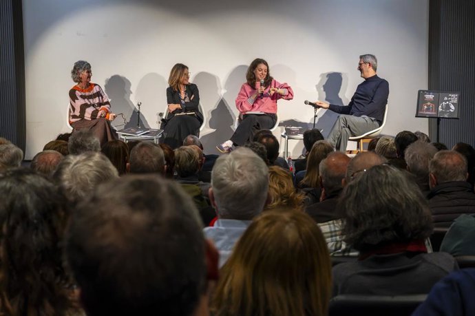 L'Horta Teatre repasa sus 50 años de historia con un libro lleno de anécdotas, fotografías, carteles y entrevistas