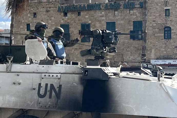 Archivo - Arquivo - SIDON, 26 de novembro de 2024 — Esta foto mostra um comboio da Força Interina das Nações Unidas no Líbano (UNIFIL) em Sidon, Líbano, em 25 de novembro de 2024. Na segunda-feira, a UNIFIL condenou nas redes sociais os constantes ataques