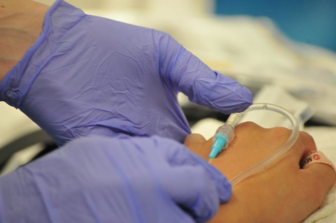 Archivo - La pandemia ha evidenciado que la hospitalización a domicilio es un recurso que permite al paciente estar rodeado de su entorno.