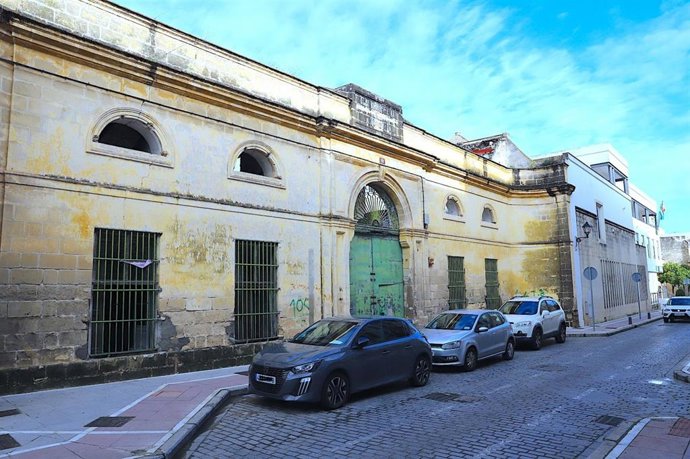 Exterior de una de las parcelas sacadas a licitación para la construcción de viviendas por el Ayuntamiento de Jerez de la Frontera (Cádiz)