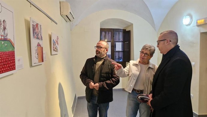 La secretaria general de UGT Extremadura, Patro Sánchez, en la inauguración de la exposición del 130 aniversario del sindicato que se puede ver en Cáceres.
