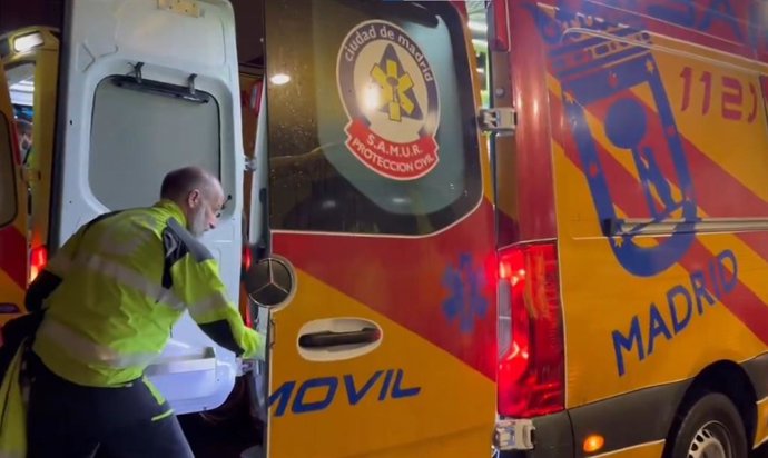 El servicio de Emergencias Madrid asiste a una mujer atropellada