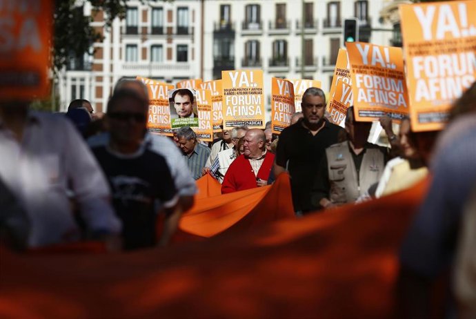 Archivo - Afectados de Forum, Afinsa y Arte y Naturaleza protestan