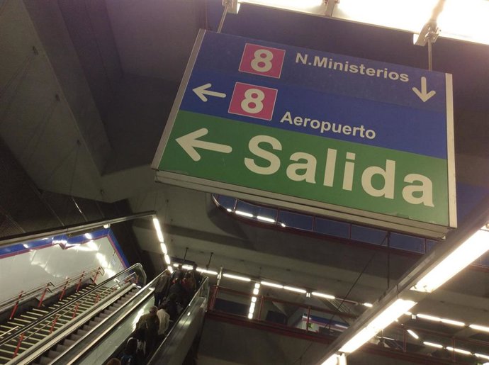 Archivo - Metro de Madrid. Línea 8
