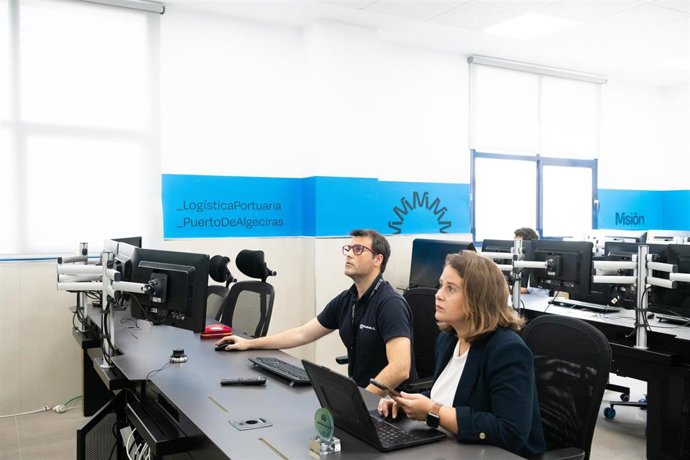 Archivo - Imagen del centro 'Misión' del Puerto de Algeciras (Cádiz) sobre logística portuaria.