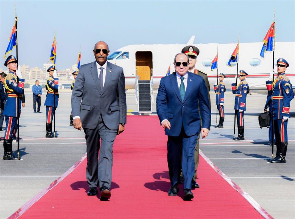 Abdelfatá al Burhan (I) y Abdelfatá Al Sisi