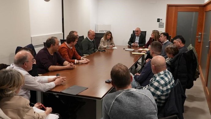 Reunión entre la Diputación alavesa y alcaldes del territorio