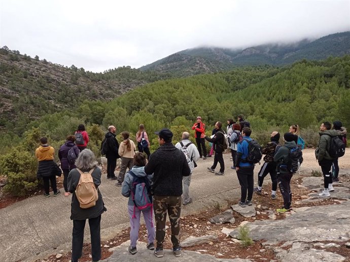 Actividad de voluntariado, ruta guiada realizada en la sierra de la Pila durante 2025.