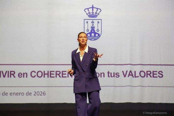 La presentadora Anne Igartiburu en Alcalá de Guadaíra (Sevilla)